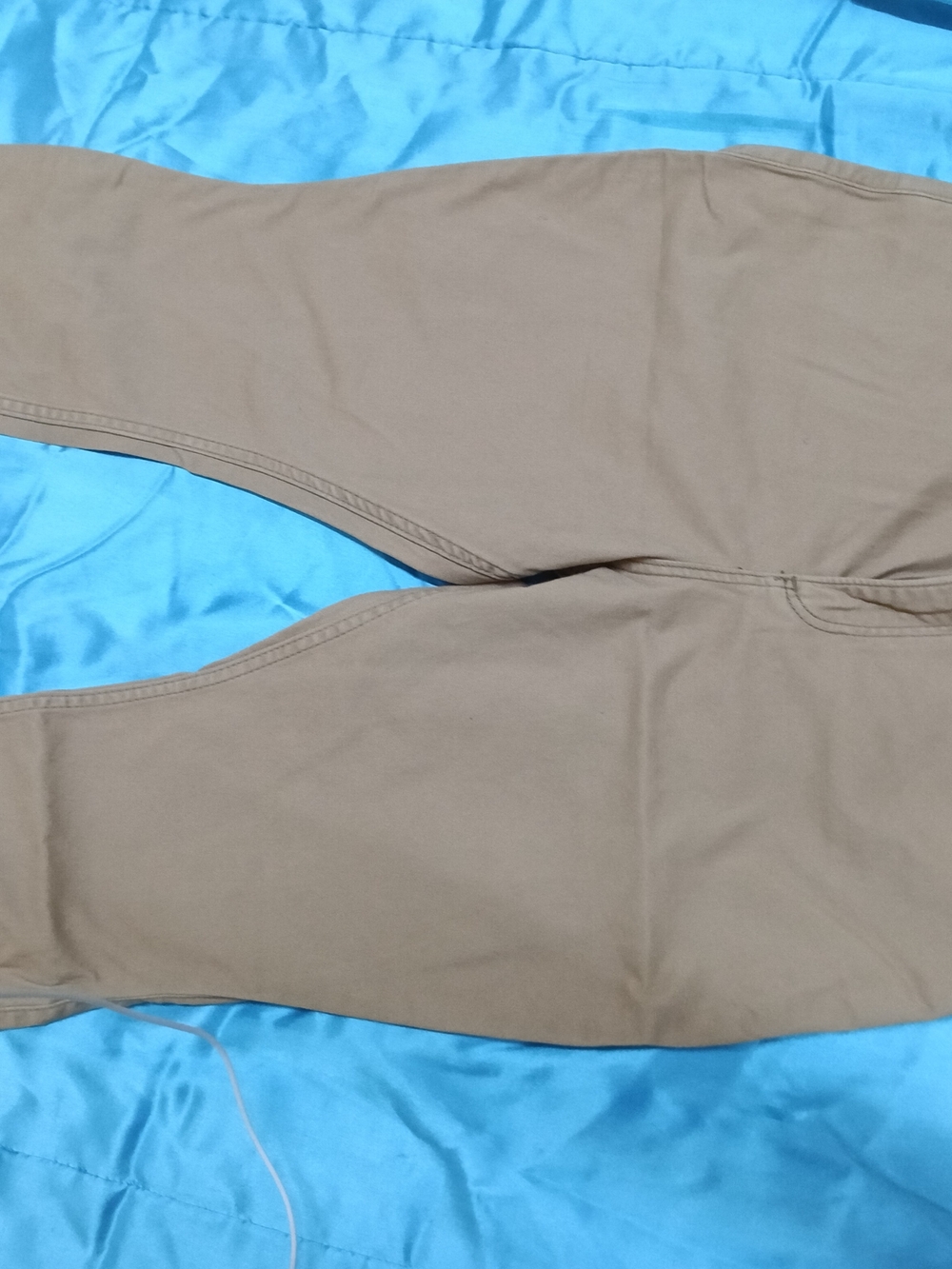 Hollister Curvy High-Rise Super Skinny pants in a khaki or tan color - Picture 4 of 11